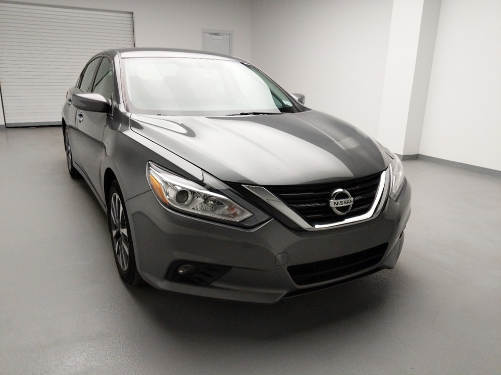 2017 Nissan Altima - Passenger Front Hood