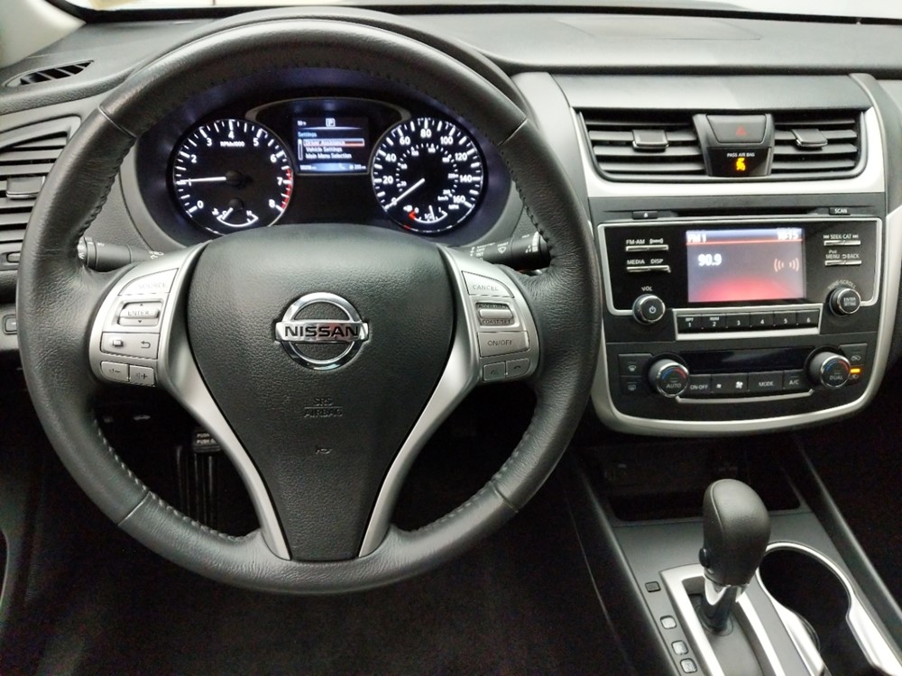 2017 Nissan Altima - Driver Dash