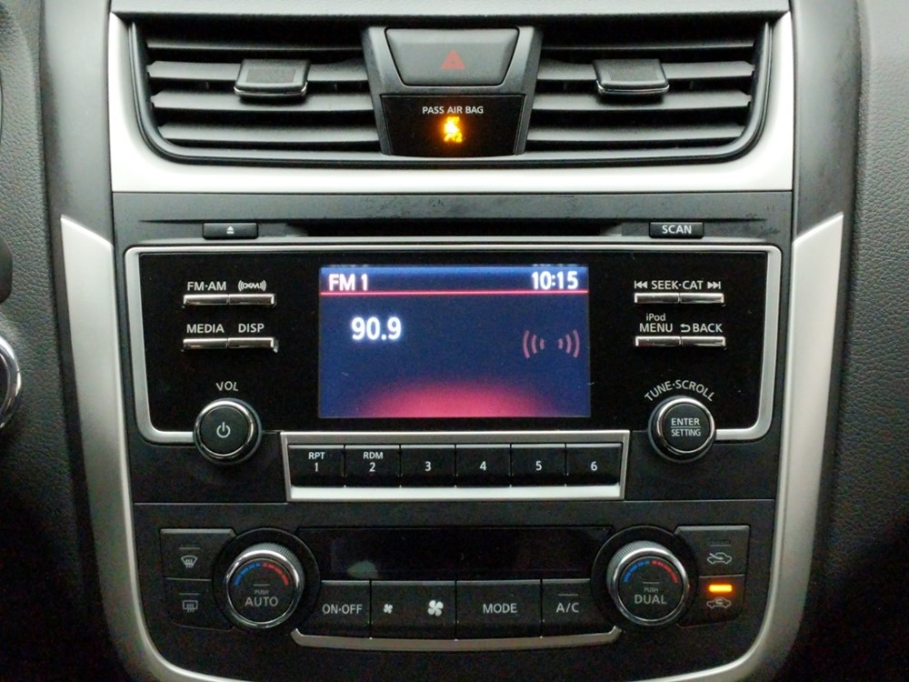 2017 Nissan Altima - Stereo Package