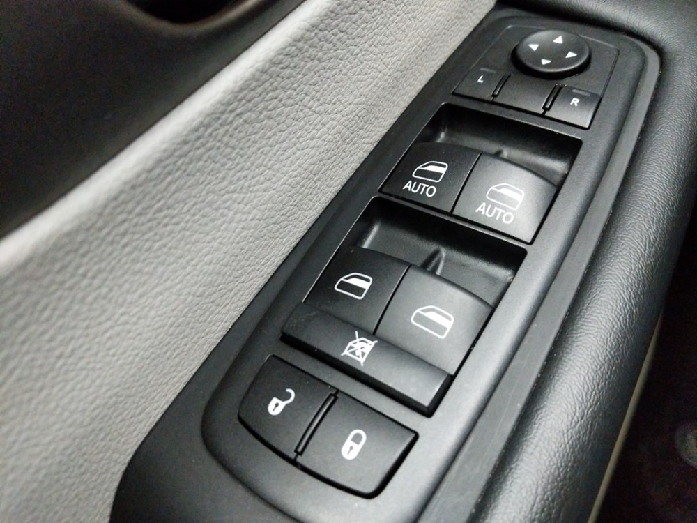 2018 Chrysler Pacifica - Driver Power Windows/Lock Control