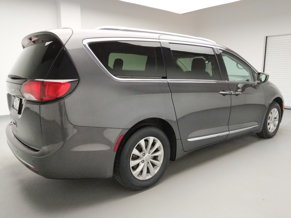 2018 Chrysler Pacifica - Passenger Rear Side
