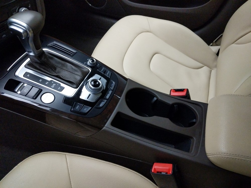 2016 Audi A4 - Center Console/Cup Holders