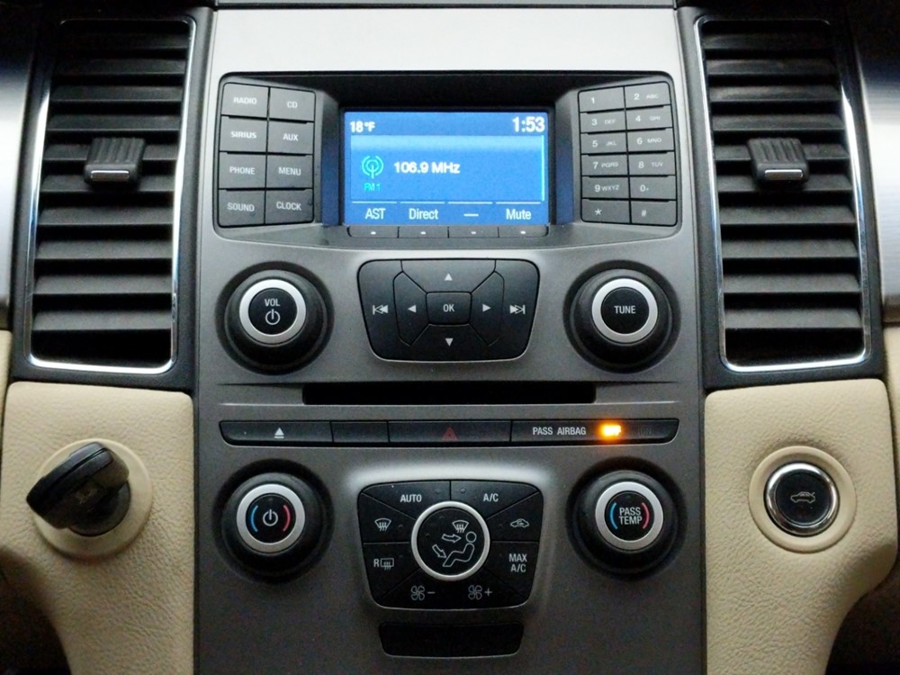 2015 Ford Taurus - Stereo Package