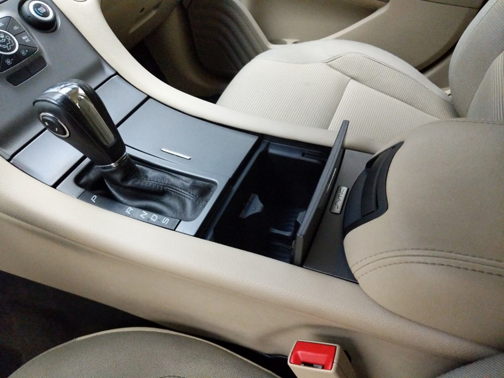 2015 Ford Taurus - Center Console/Cup Holders