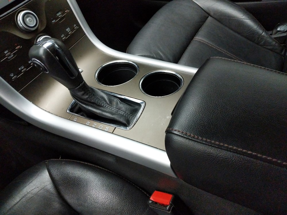 2011 Ford Edge - Center Console/Cup Holders