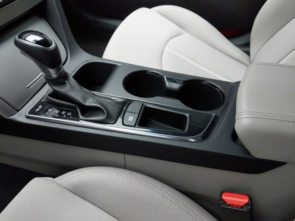 2017 Hyundai Sonata - Center Console/Cup Holders