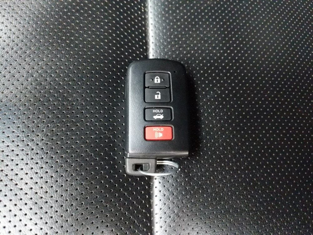 2014 Toyota Avalon - Keys