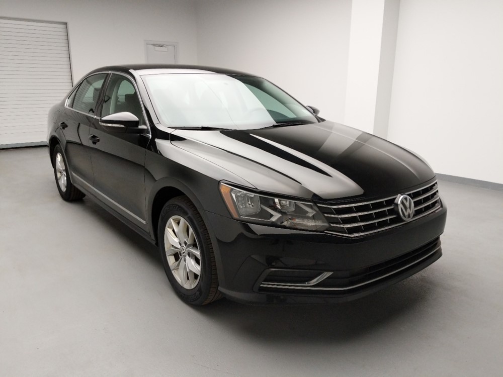 2016 Volkswagen Passat - Passenger Front Bumper