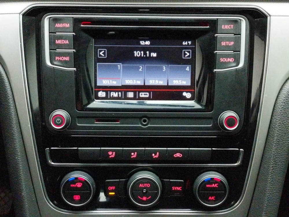 2016 Volkswagen Passat - Stereo Package