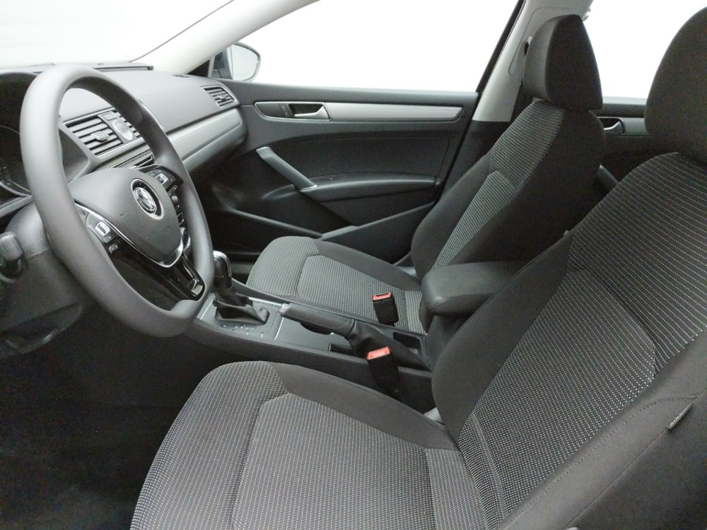 2016 Volkswagen Passat - Driver Front Seat