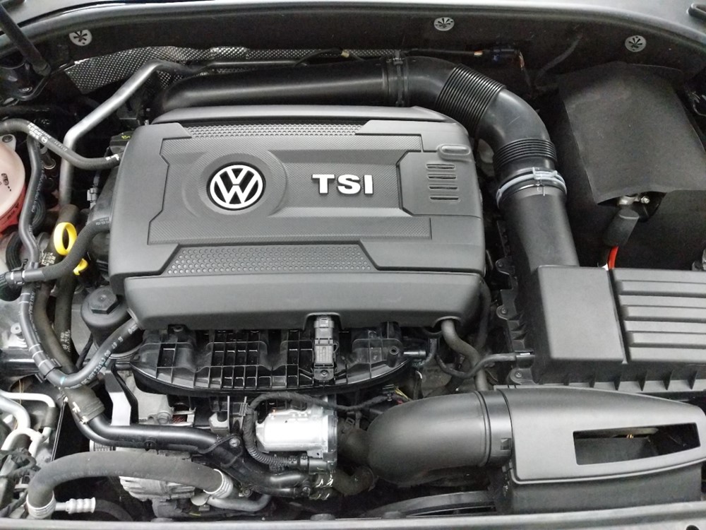 2016 Volkswagen Passat - Engine