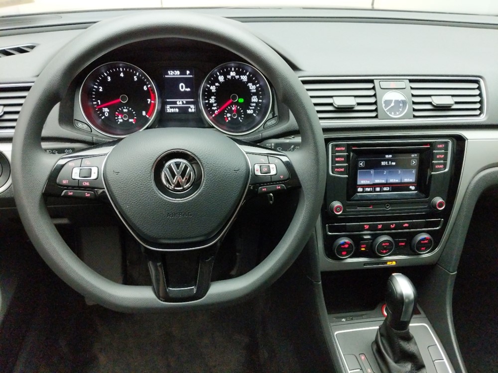 2016 Volkswagen Passat - Driver Dash