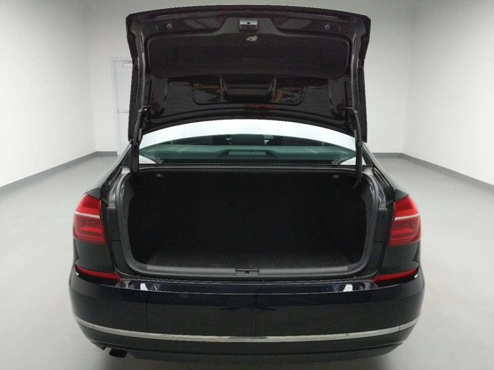 2016 Volkswagen Passat - Trunk