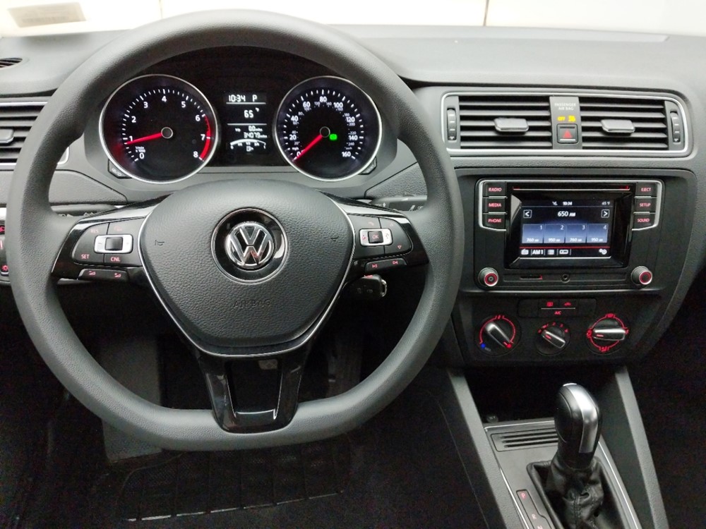 2017 Volkswagen Jetta - Driver Dash