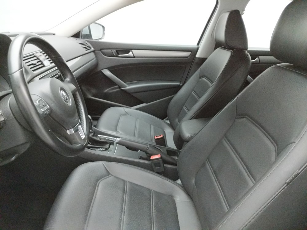 2014 Volkswagen Passat - Driver Front Seat