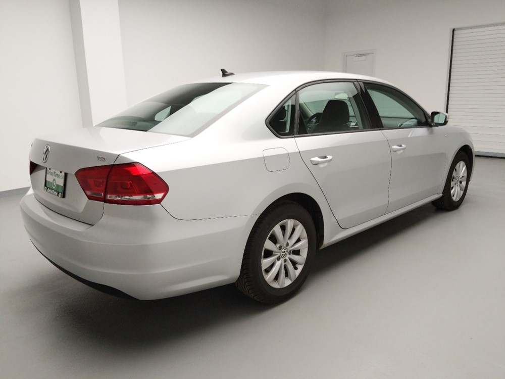 2014 Volkswagen Passat - Passenger Rear Side