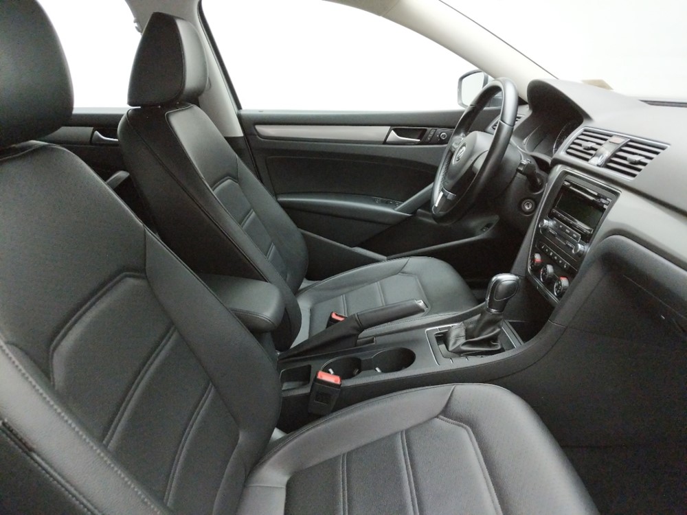 2014 Volkswagen Passat - Passenger Front Seat