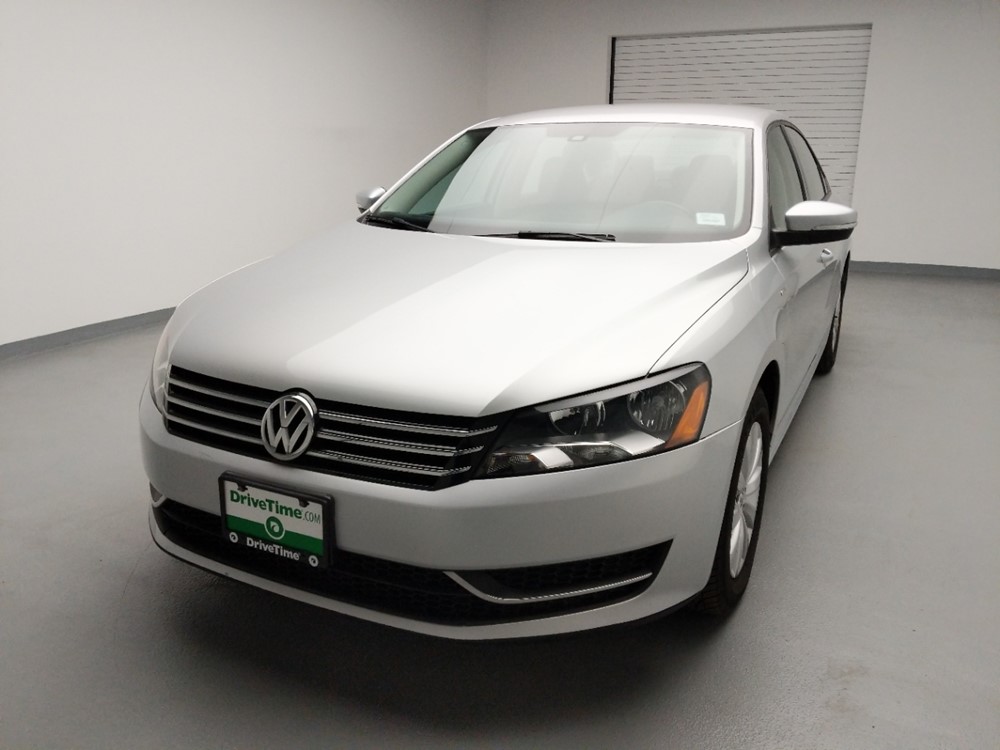 2014 Volkswagen Passat - Driver Front Hood