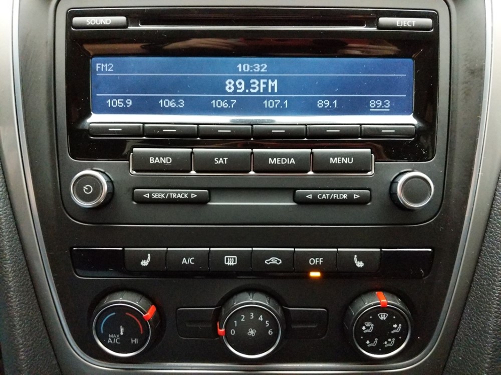 2014 Volkswagen Passat - Stereo Package