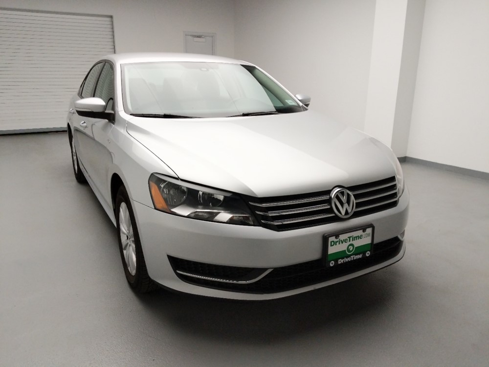 2014 Volkswagen Passat - Passenger Front Hood