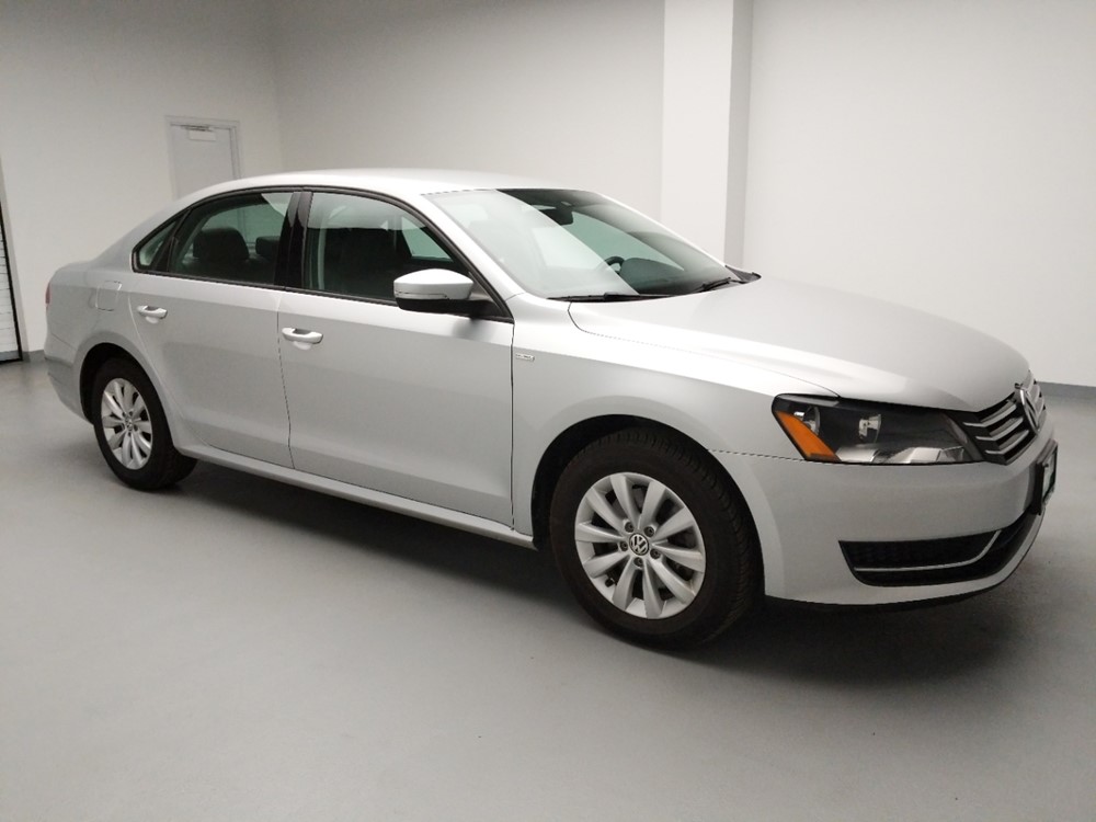 2014 Volkswagen Passat - Passenger Front Side