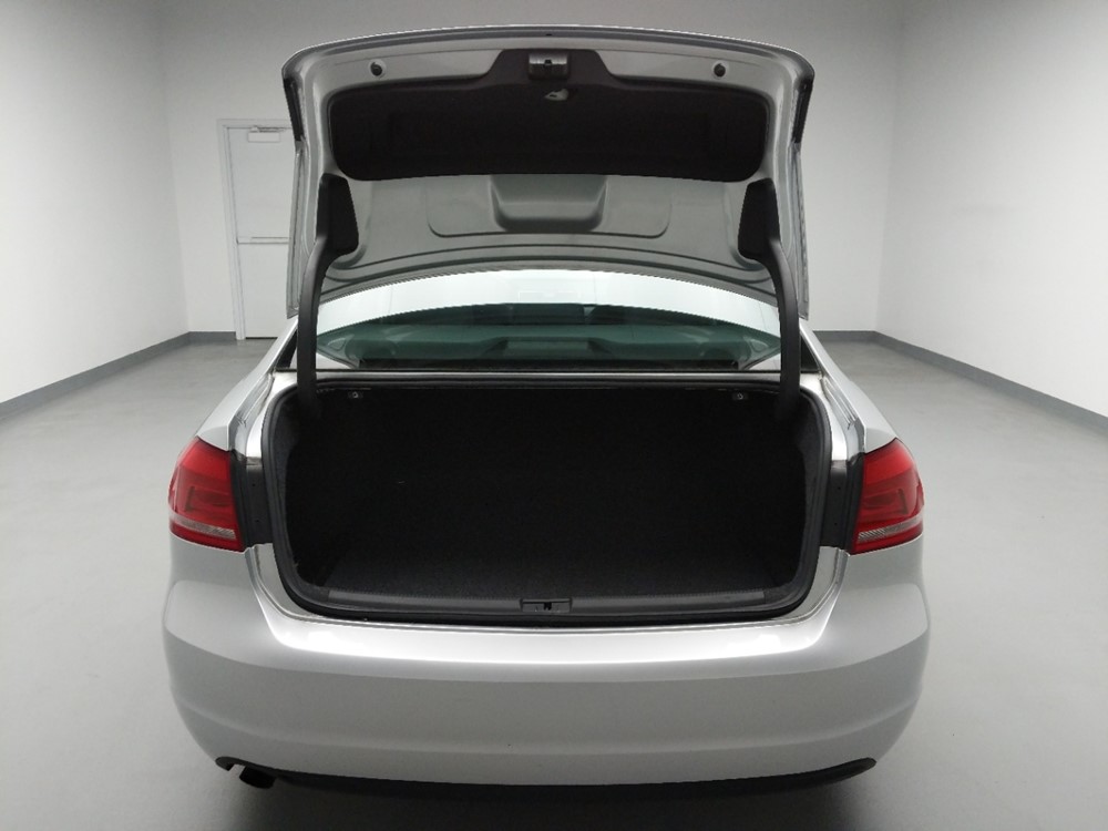 2014 Volkswagen Passat - Trunk