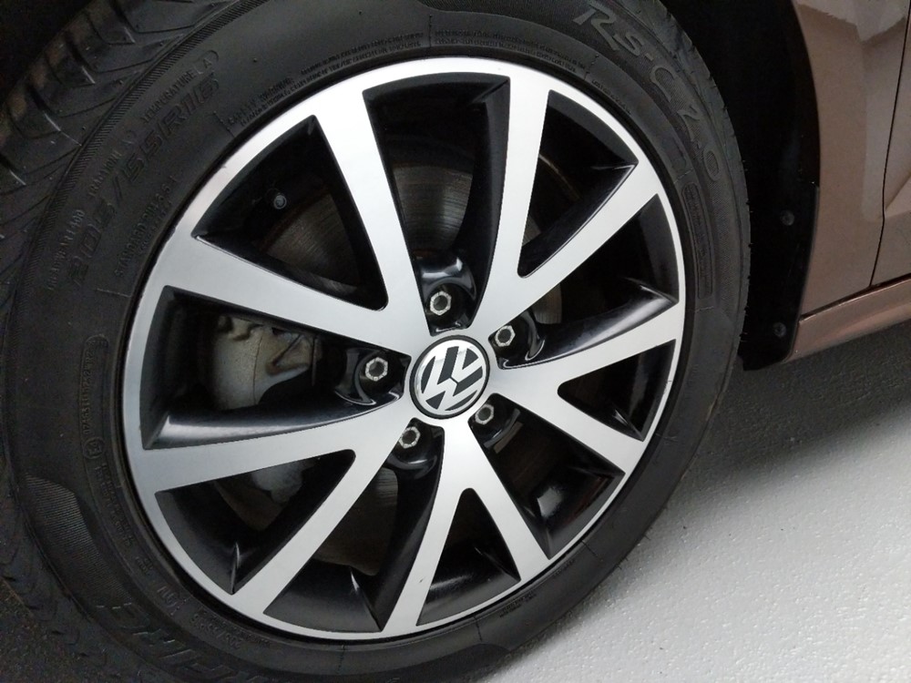 2016 Volkswagen Jetta - Wheel