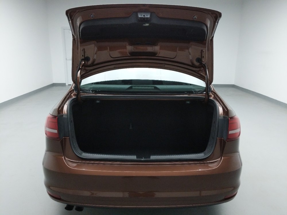 2016 Volkswagen Jetta - Trunk