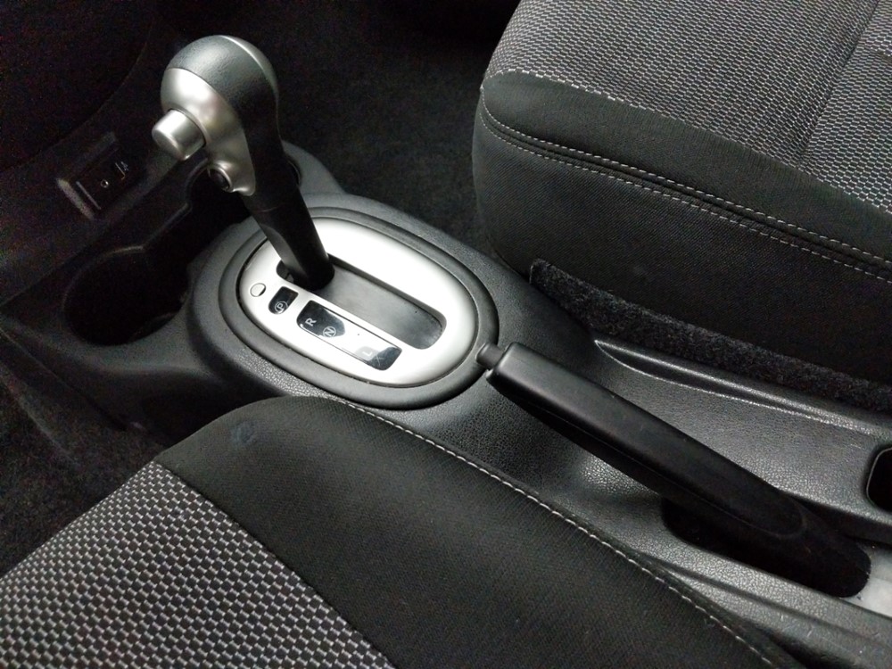 2017 Nissan Versa - Center Console/Cup Holders