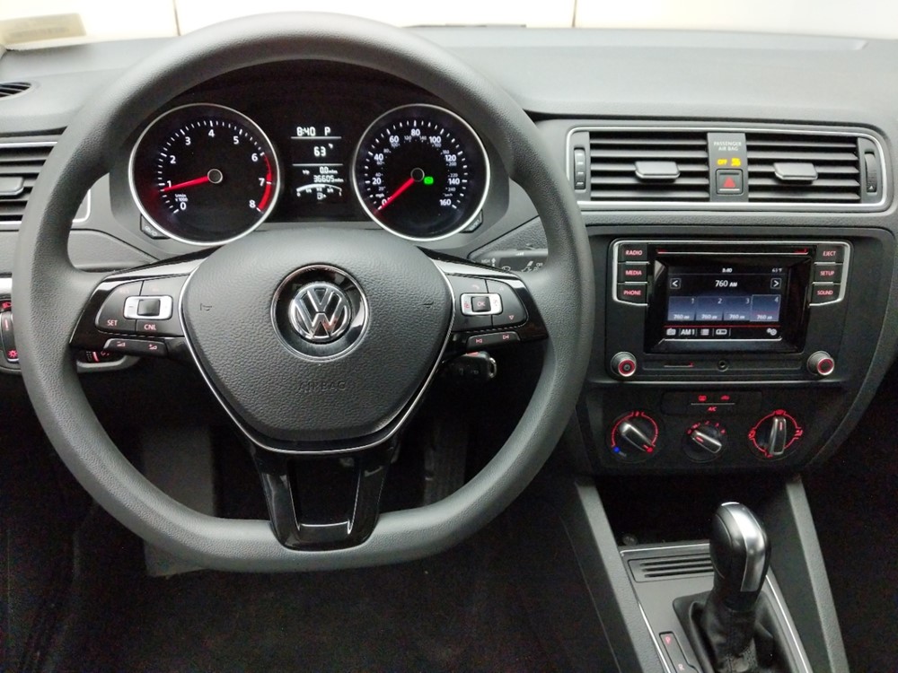 2017 Volkswagen Jetta - Driver Dash