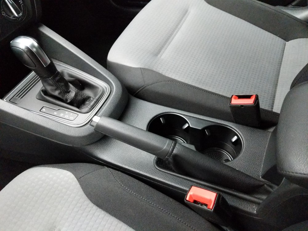 2017 Volkswagen Jetta - Center Console/Cup Holders