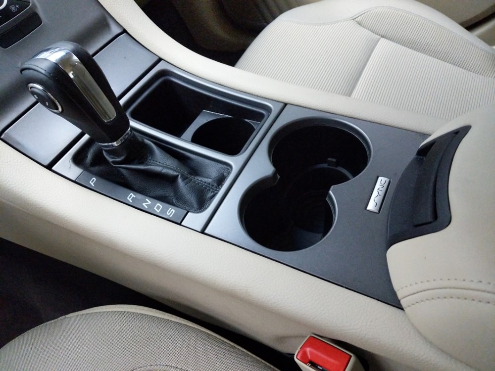 2018 Ford Taurus - Center Console/Cup Holders