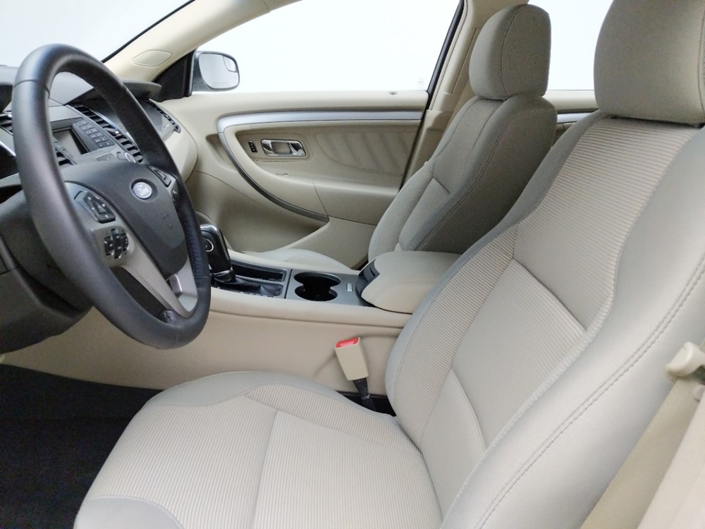 2018 Ford Taurus - Driver Front Seat