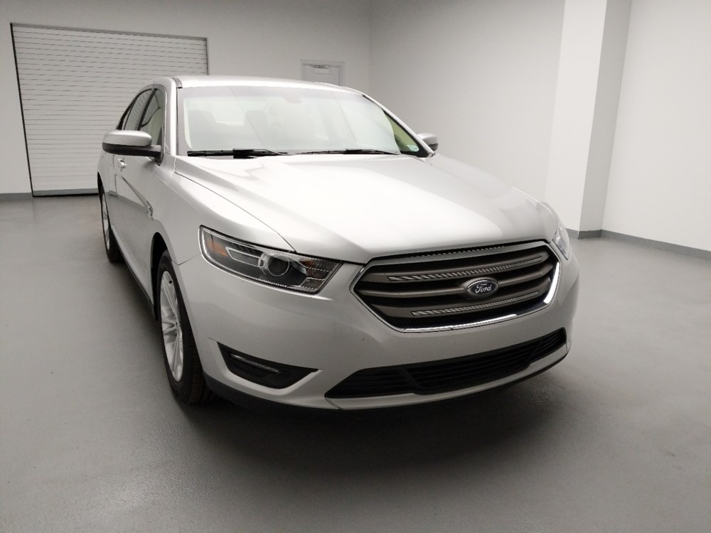 2018 Ford Taurus - Passenger Front Hood