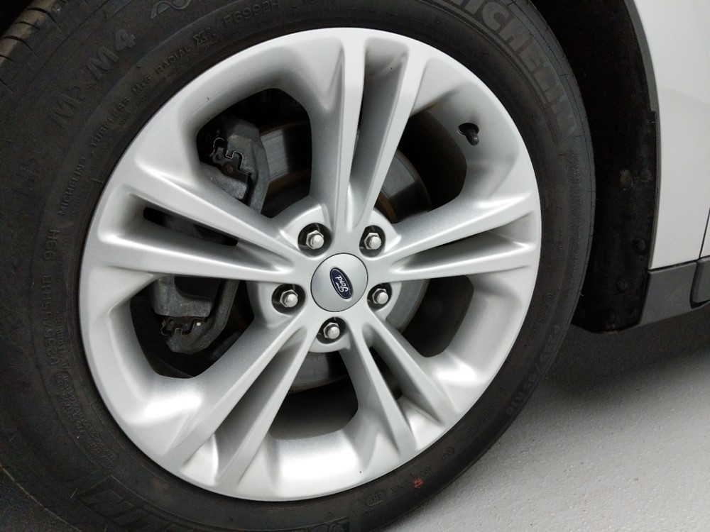 2018 Ford Taurus - Wheel