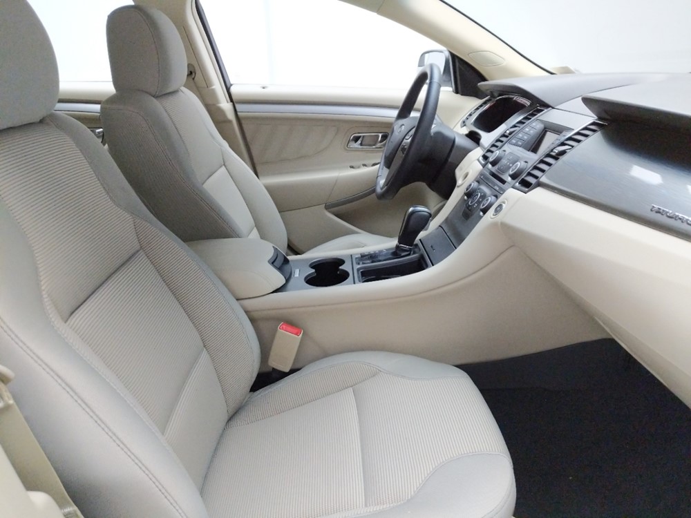 2018 Ford Taurus - Passenger Front Seat