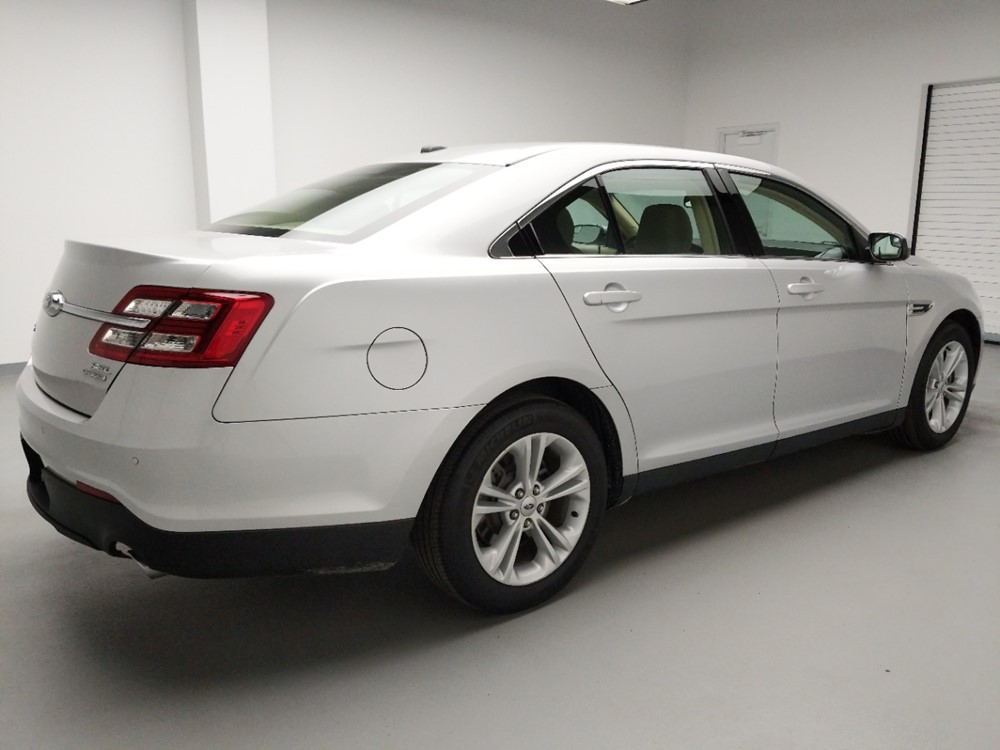2018 Ford Taurus - Passenger Rear Side