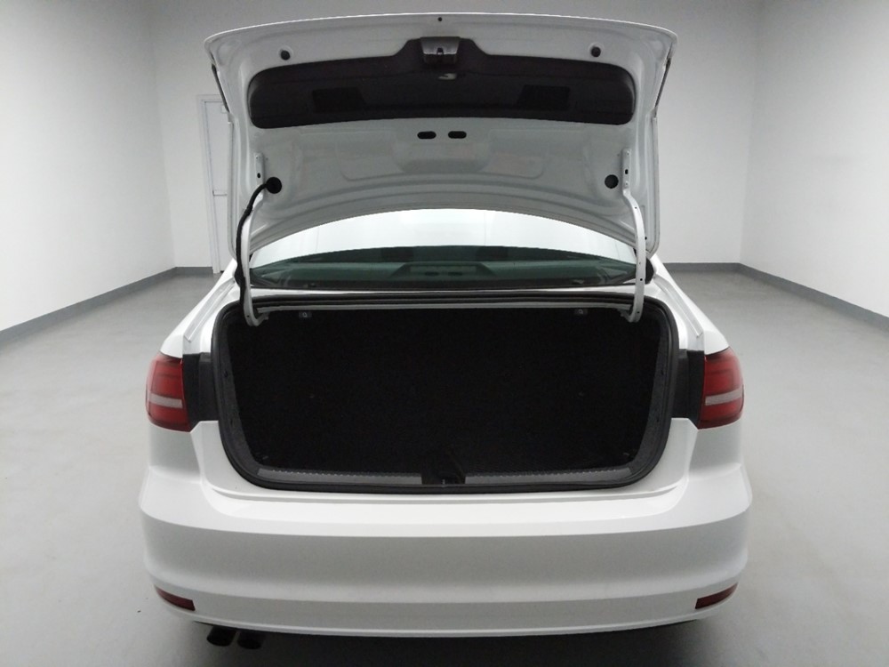 2016 Volkswagen Jetta - Trunk
