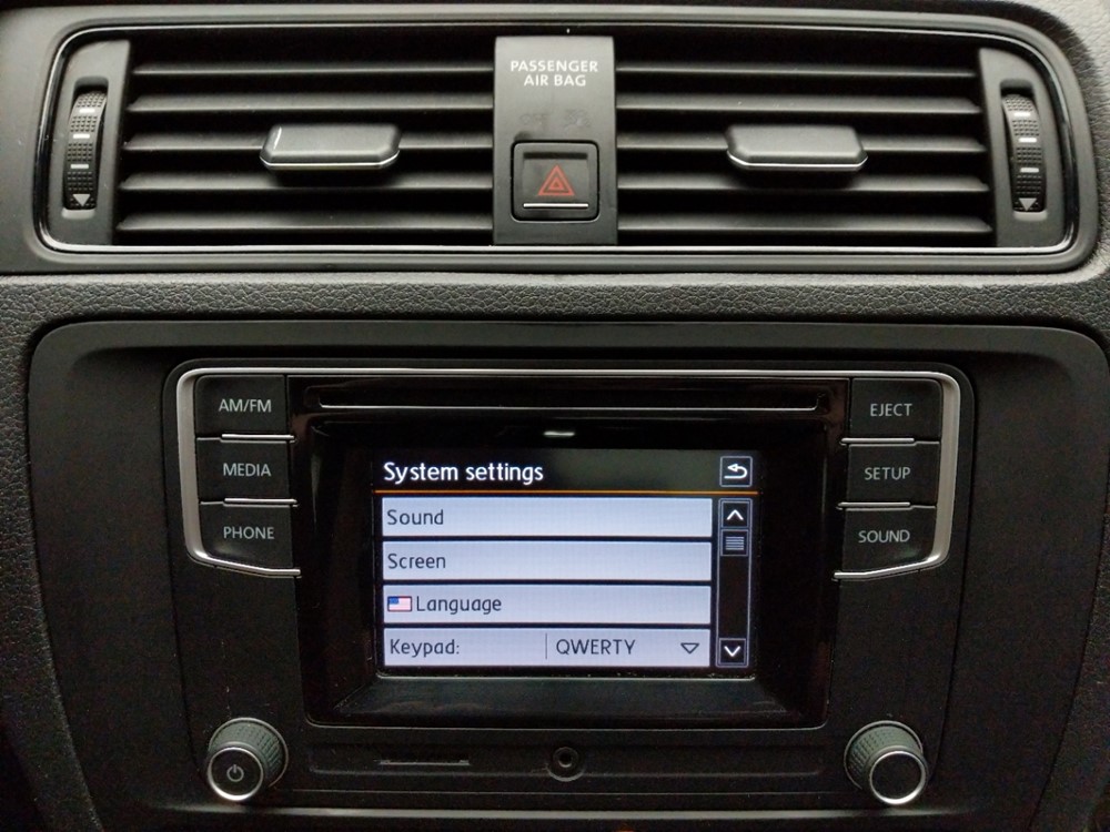 2016 Volkswagen Jetta - Stereo Package