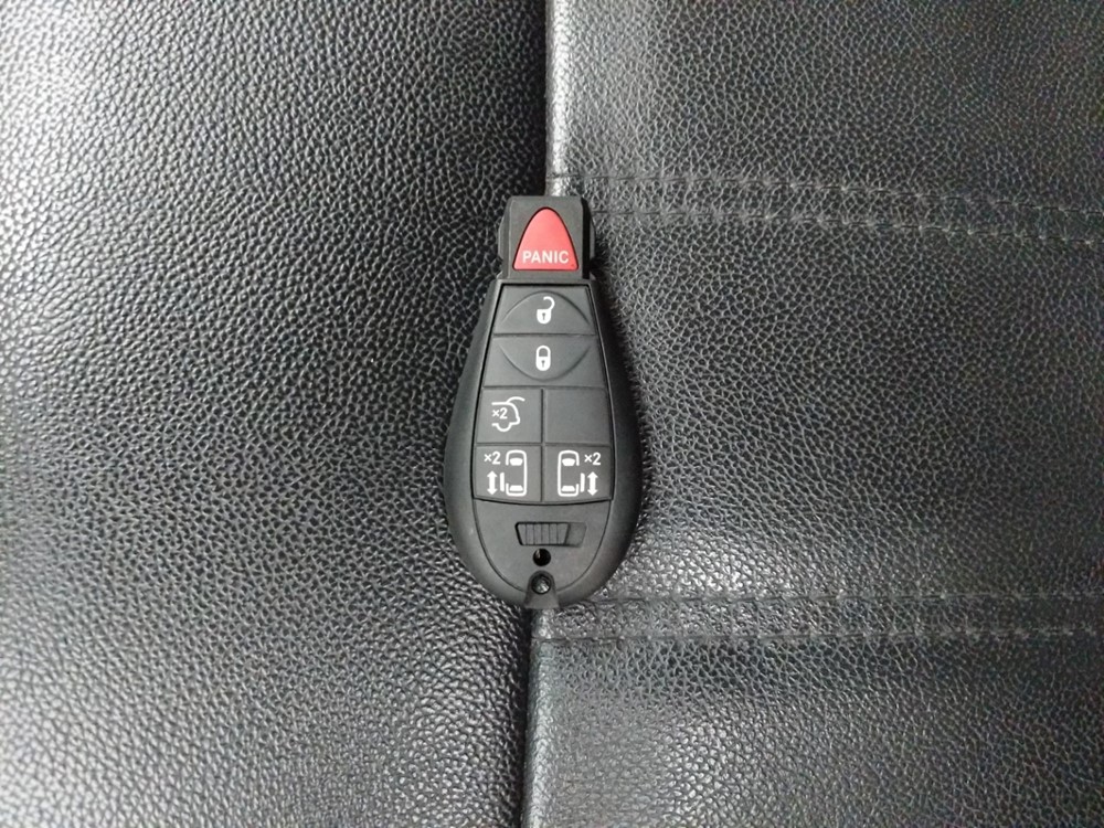 2014 Chrysler Town and Country - Keys
