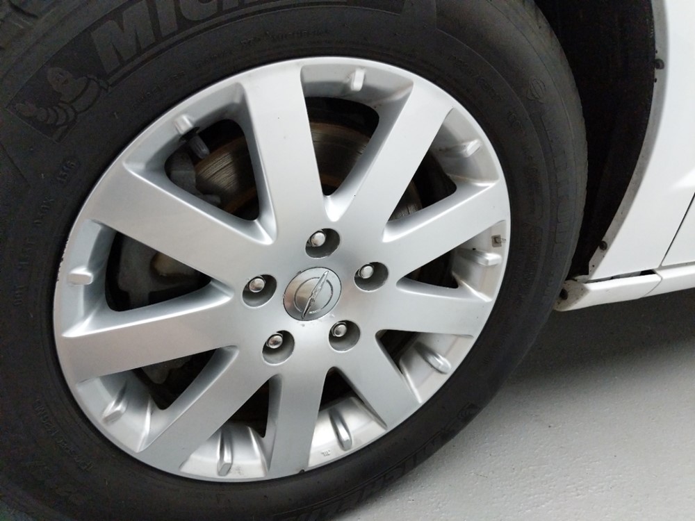 2014 Chrysler Town and Country - Wheel