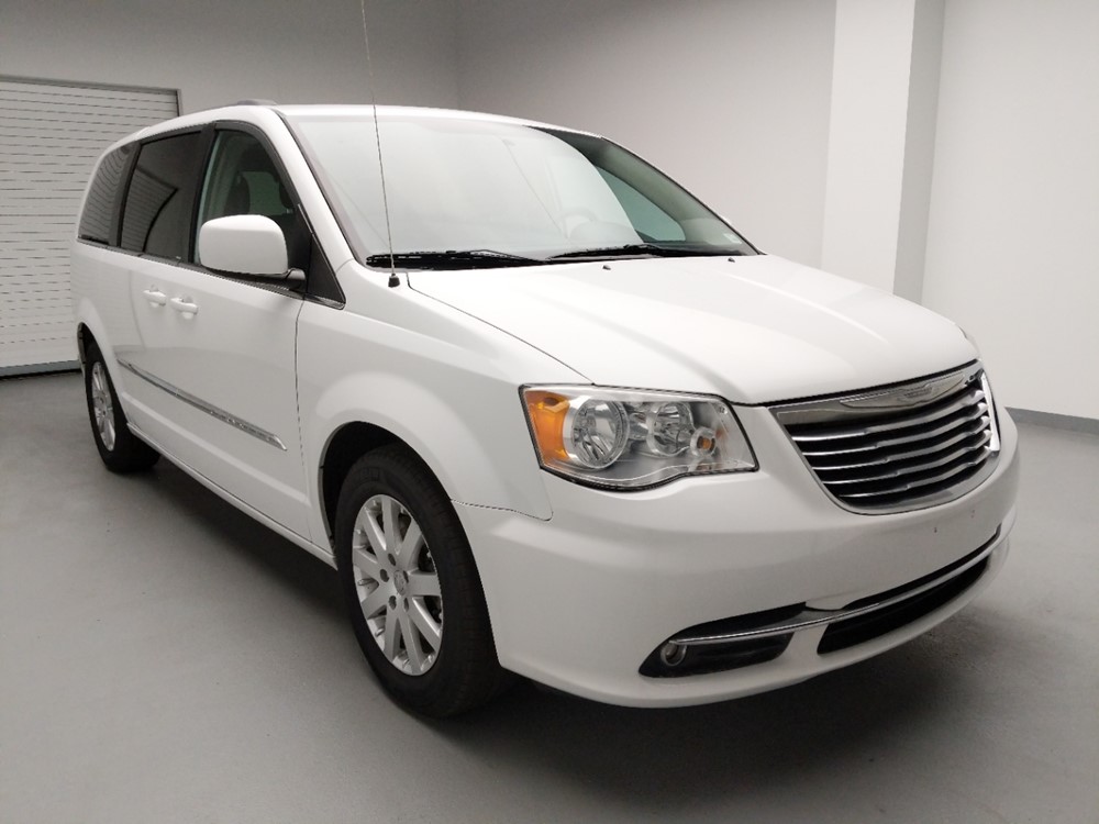 2014 Chrysler Town and Country - Passenger Front Bumper