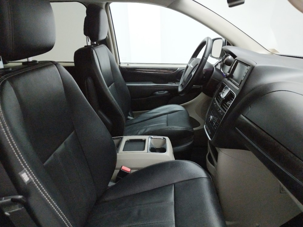 2014 Chrysler Town and Country - Passenger Front Seat
