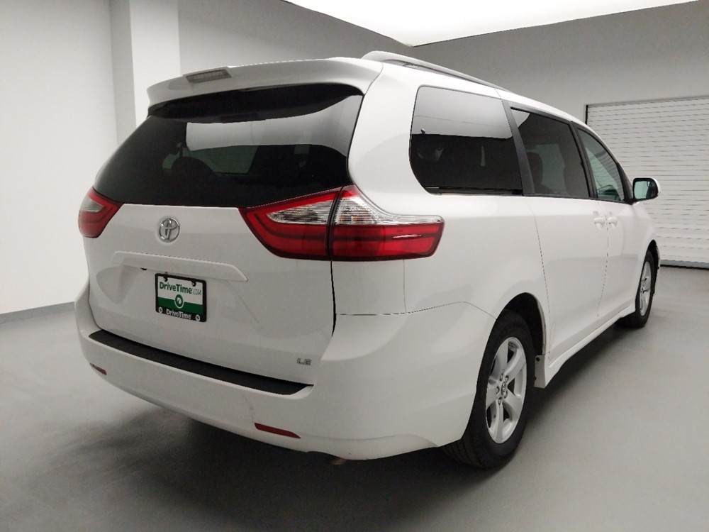 2018 Toyota Sienna - Passenger Rear Bumper
