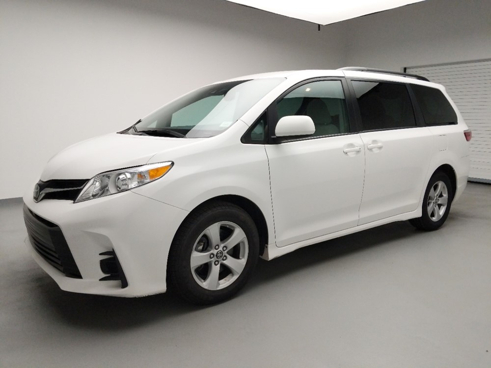 2018 Toyota Sienna - Driver Front Side