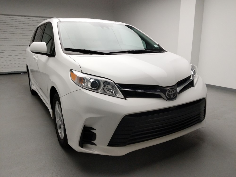 2018 Toyota Sienna - Passenger Front Hood