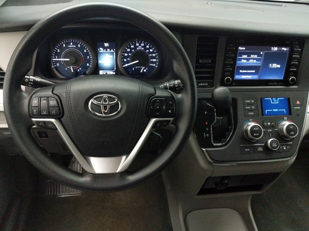 2018 Toyota Sienna - Driver Dash