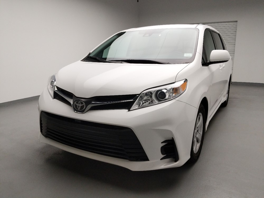 2018 Toyota Sienna - Driver Front Hood