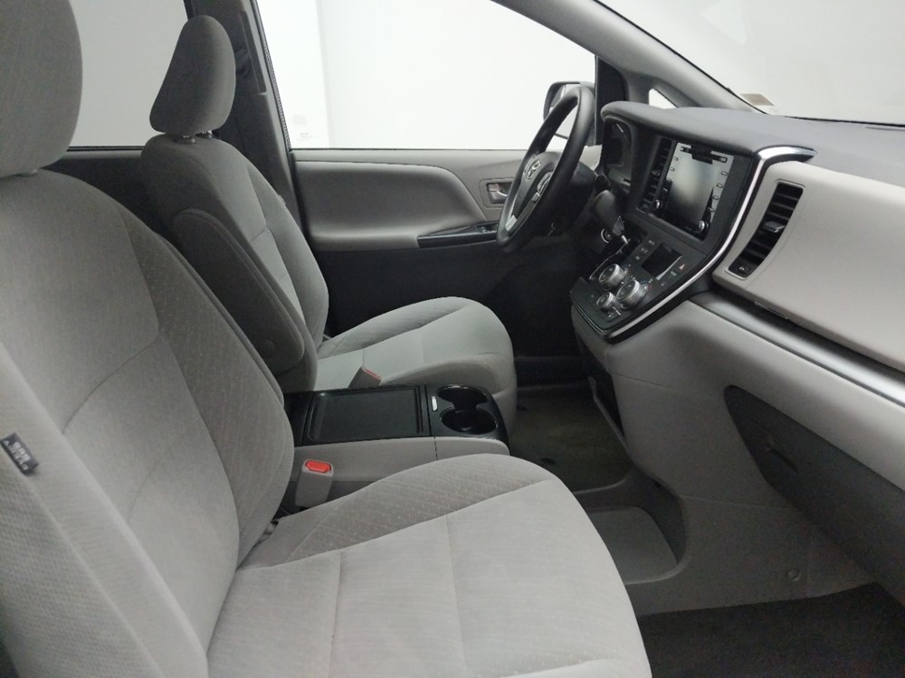 2018 Toyota Sienna - Passenger Front Seat