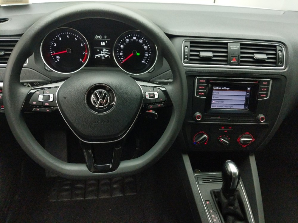 2018 Volkswagen Jetta - Driver Dash
